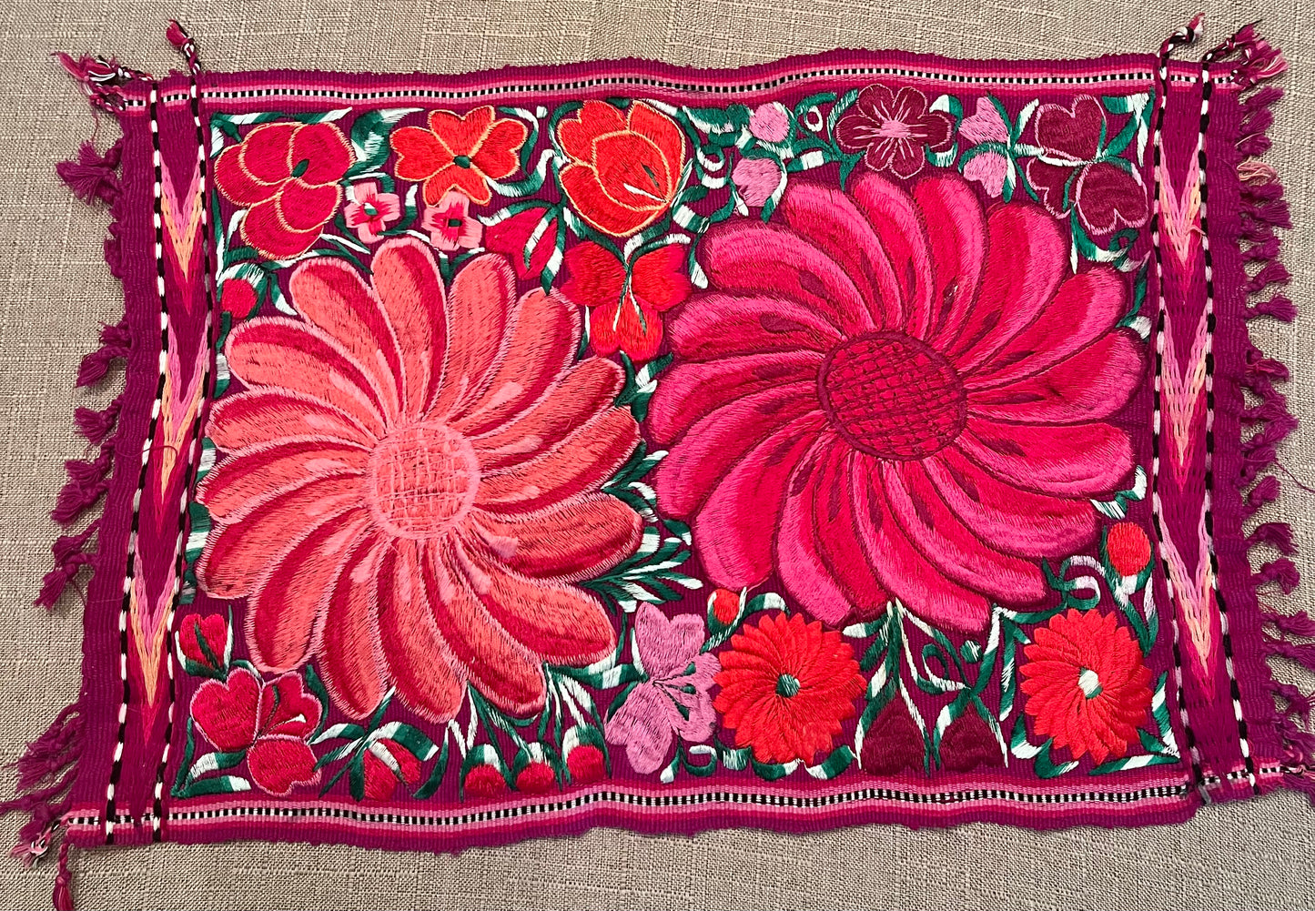 EmbroideredMulticolorFloralPlacematsPINK1