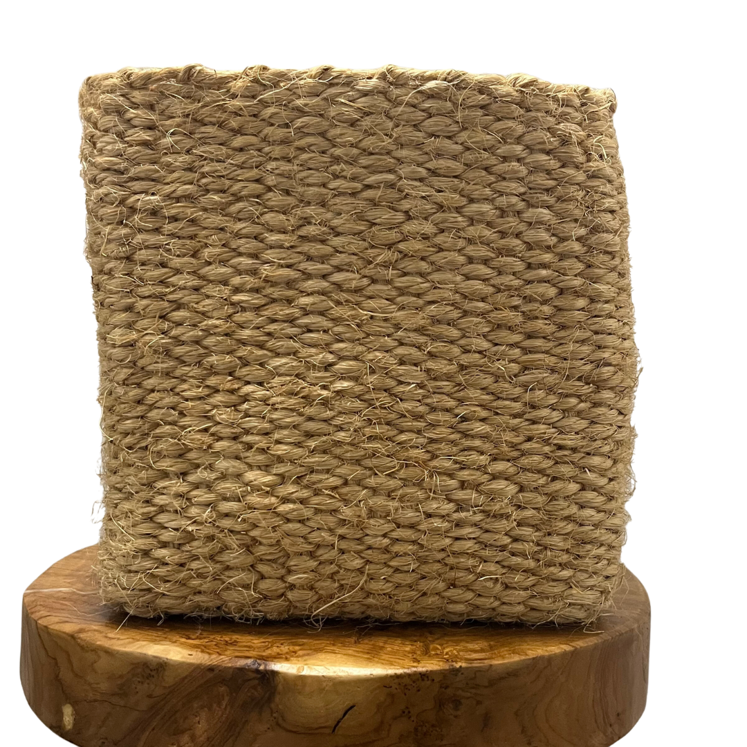 Straw storage basket 